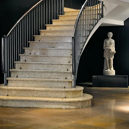 Derby Hotel 4*